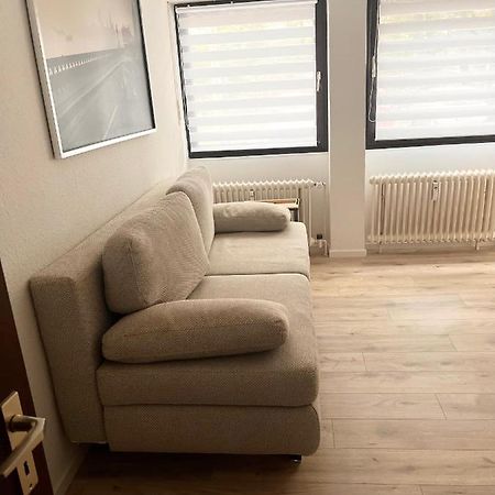 Gemuetliches Zentrales Apartment 2 Min Bis Du Hbf 뒤스부르크 외부 사진
