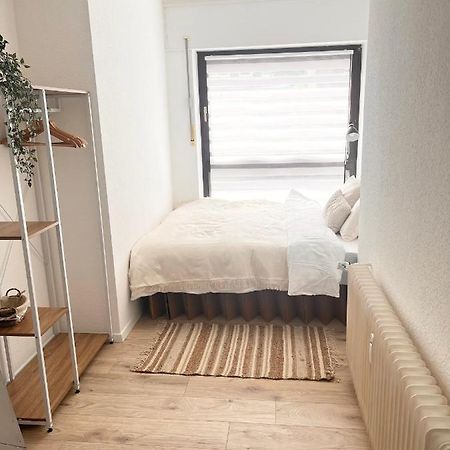 Gemuetliches Zentrales Apartment 2 Min Bis Du Hbf 뒤스부르크 외부 사진