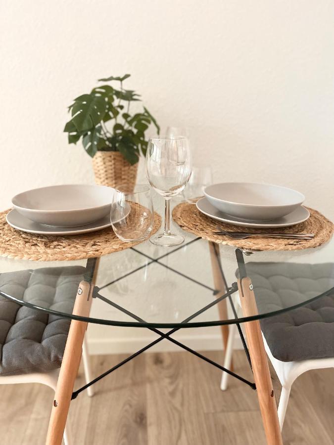 Gemuetliches Zentrales Apartment 2 Min Bis Du Hbf 뒤스부르크 외부 사진