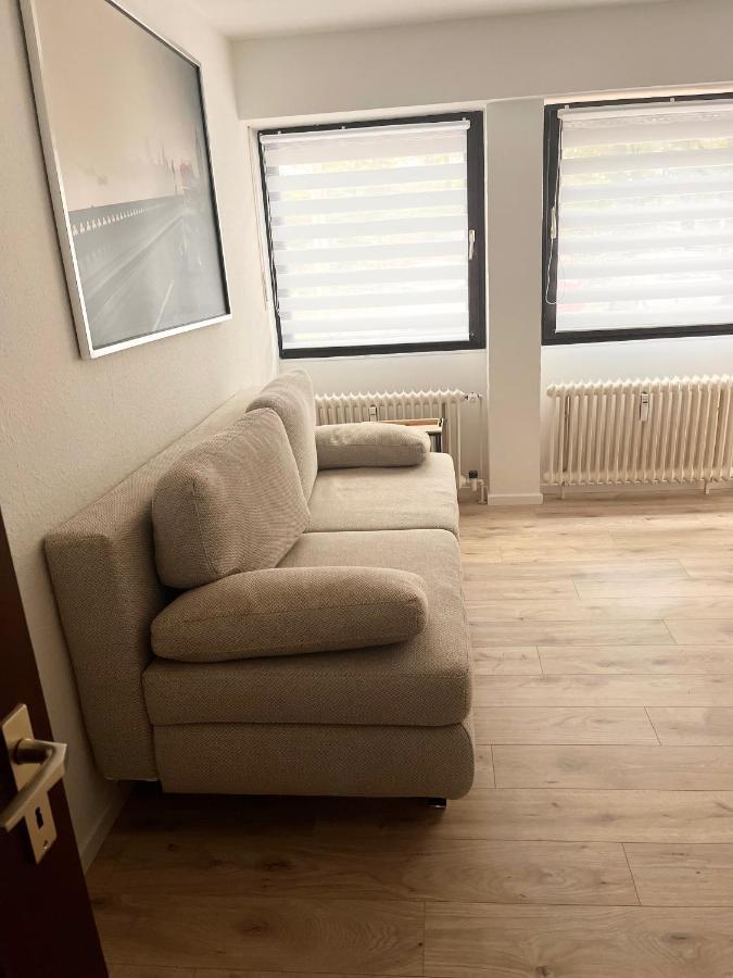Gemuetliches Zentrales Apartment 2 Min Bis Du Hbf 뒤스부르크 외부 사진