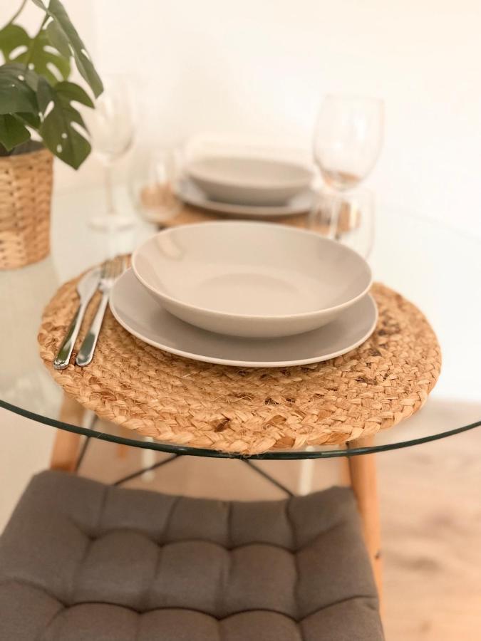 Gemuetliches Zentrales Apartment 2 Min Bis Du Hbf 뒤스부르크 외부 사진