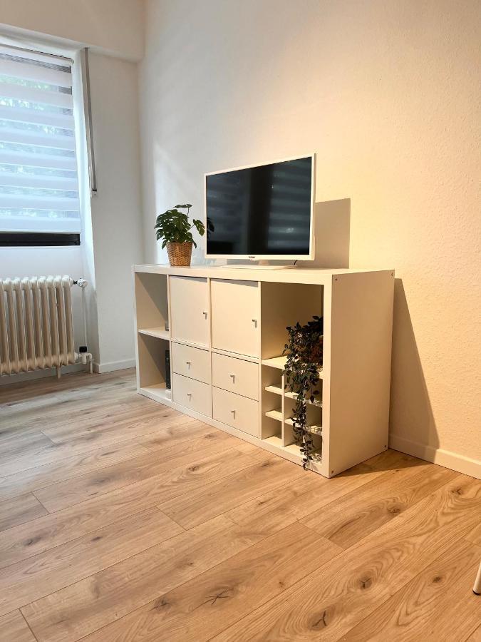 Gemuetliches Zentrales Apartment 2 Min Bis Du Hbf 뒤스부르크 외부 사진