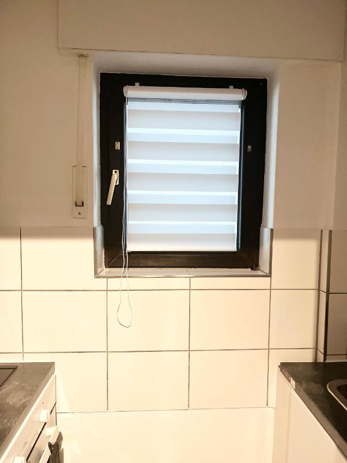 Gemuetliches Zentrales Apartment 2 Min Bis Du Hbf 뒤스부르크 외부 사진
