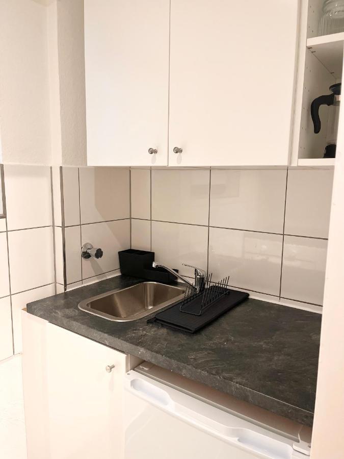 Gemuetliches Zentrales Apartment 2 Min Bis Du Hbf 뒤스부르크 외부 사진