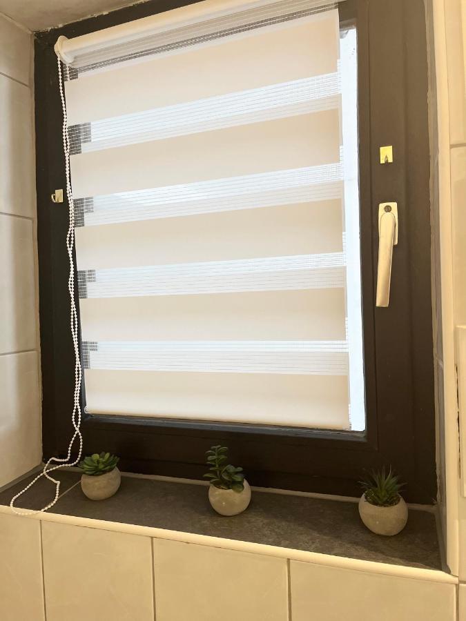 Gemuetliches Zentrales Apartment 2 Min Bis Du Hbf 뒤스부르크 외부 사진